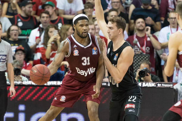 季前赛中 季前赛中